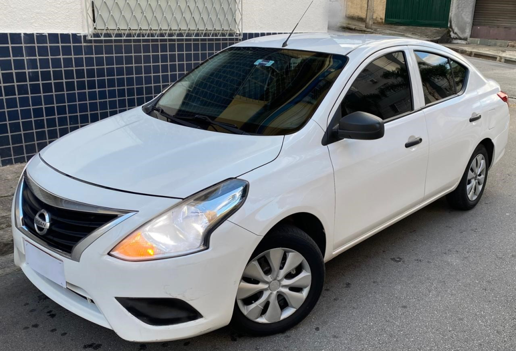 VERSA V DRIVE 1.6 AUT
